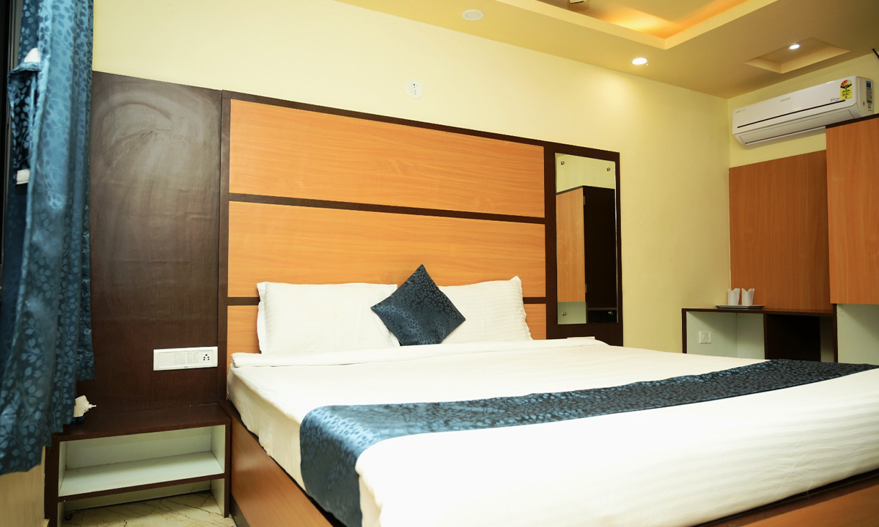 room-img